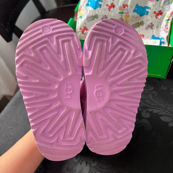 Ugg x Sesame Street neumel boots pink 9 toddler - Picture 13 of 15